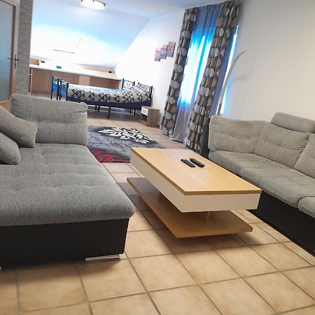 Ferienwohnung In Erftstadt Εξωτερικό φωτογραφία